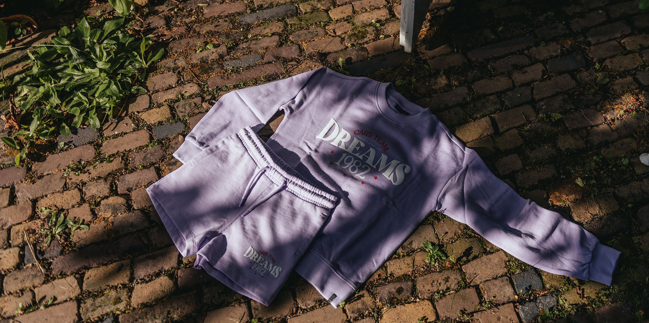 Sweaters & hoodies Sweaters & hoodies