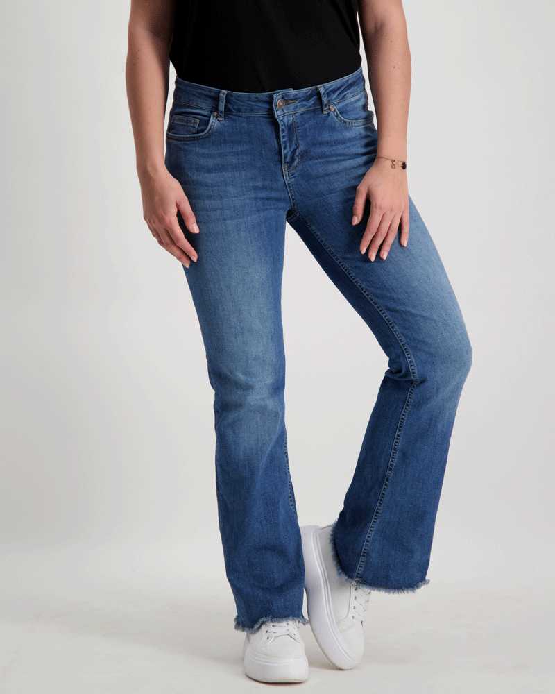 flared_front_women